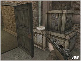 Pierwszego wroga będziesz mógł zabić tuż po przekroczeniu bramy, kręci się on po lewej stronie korytarza (#167) - [Solucja] The Marsh Refinery cz.1 | Call of Cthulhu Mroczne Zakątki Świata - Call of Cthulhu: Mroczne Zakątki Świata - poradnik do gry