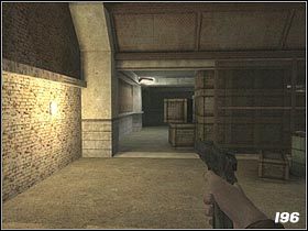 Miejsce, w którym aktualnie się znajdujesz jest doskonałe do ostrzeliwania przeciwników patrolujących magazyn na dole - [Solucja] The Marsh Refinery cz.4 | Call of Cthulhu Mroczne Zakątki Świata - Call of Cthulhu: Mroczne Zakątki Świata - poradnik do gry