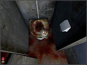 Przechodzimy do obskurnej toalety, w której znajdujemy książkę do medycyny, zabieramy ją - Poradnik do gry - [Solucja] Chirurgia | Bloodline Uśpione zło - Bloodline: Uśpione zło - poradnik do gry