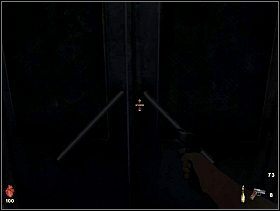 Odnajdujemy korytarz widoczny na pierwszym obrazku, przechodzimy przez drzwi na jego końcu (te po prawej są zabarykadowane) - [Solucja] Piwnica cz.1 | Bloodline Uśpione zło - Bloodline: Uśpione zło - poradnik do gry