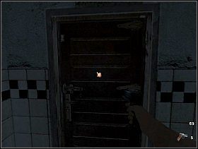 Na skutek dziwnego zamysłu autorów, tudzież błędu w grze, zombie będzie pojawiał się w nieskończoność, nie zastanawiając się wiele opuszczamy Prosektorium przez oświetlone na czerwono drzwi - [Solucja] Prosektorium | Bloodline Uśpione zło - Bloodline: Uśpione zło - poradnik do gry