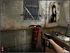 Trafiamy do pomieszczenia palaczy i od tyłu zachodzi nas zombie - [Solucja] Kotłownia | Bloodline Uśpione zło - Bloodline: Uśpione zło - poradnik do gry