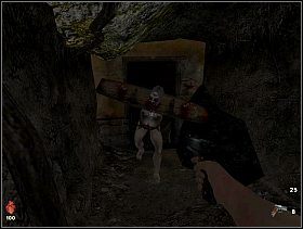 Idziemy tunelem, aż dochodzimy do drzwi, gdy je otworzymy zaatakuje nas zombie w dybach - [Solucja] Katakumby prowadzące do ośrodka | Bloodline Uśpione zło - Bloodline: Uśpione zło - poradnik do gry