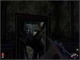 Magazyn to zamknięte pomieszczenie, które znajduje się naprzeciw pokoju w którym znaleźliśmy czajnik, oczywiście otwieramy go za pomocą kluczy znalezionych przy wisielcu - [Solucja] Prawe skrzydło - parter | Bloodline Uśpione zło - Bloodline: Uśpione zło - poradnik do gry