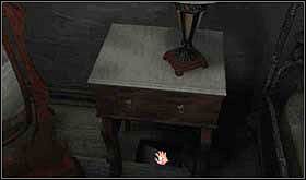 Odsuń deskę i przyjrzyj się zdjęciu. - PONIEDZIAŁEK 14 PAŹDZIERNIKA cz.3 | Scratches - Scratches - poradnik do gry