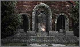 Jedyne miejsce, jakie zostało jeszcze do zwiedzenia to kaplica. Zatem skieruj się do niej. Użyj znaleziony przed chwilą klucz i wejdź do środka. - PONIEDZIAŁEK 14 PAŹDZIERNIKA cz.4 | Scratches - Scratches - poradnik do gry