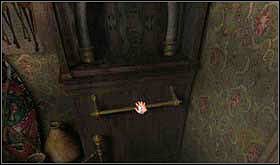 i spróbuj pociągnąć za uchwyt witryny z ciosami słonia. - SOBOTA 12 PAŹDZIERNIKA cz.3 | Scratches - Scratches - poradnik do gry