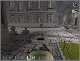 Kiedy dojdziesz do pierwszego skrzyżowania ustaw część ludzi twarzami do ulicy w lewo (północ) a snajperem podczołgaj się jeszcze kawałeczek na wschód (pozycja oznaczona literą S na mojej mapce) i zdejmij dwóch Fryców za cekaemami przy barykadzie_1 (czerwone ostrza na mojej mapce pokazują w kt - Misja 1