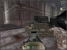 Teraz wreszcie możesz zniszczyć niemiecki czołg , który zaparkował w jednym z budynków przy skwerze - Misja 1
