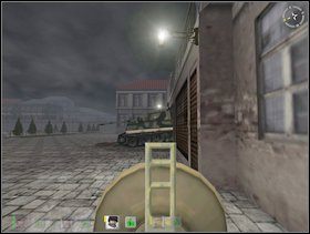 Zaraz za budynkiem obróć się w prawo i szybko odpal Panzerfausta w bok wieży niemieckiej puszki - Misja 1