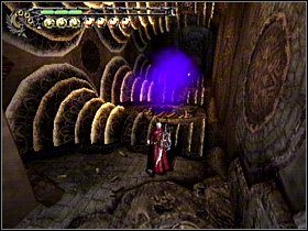 Za nimi pobiegnij na prawo ekranu, omiń reaktor i przejdź przez duże niebieskie drzwi (gdybyś pobiegł dalej znalazł byś trochę czerwonych orbów) - [Solucja] Misja #19 - Devil May Cry 3: Dantes Awakening - poradnik do gry