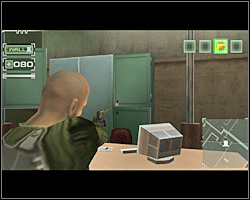 W pomieszczeniu z rzeczonym strażnikiem możesz znaleźć trzy sztabki złota - Misja 8 Fosters Villa - Warehouse | Opis przejścia The Plan - The Plan - poradnik do gry