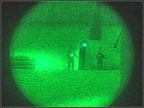 W szczególności powinieneś uważać na gostka pilnującego budynki, które zlokalizowane są na prawo od maszyny (#1) - [Misja 05] Mayday! Mayday! - cz.2 | Tom Clancys Ghost Recon Advanced Warfighter - Tom Clancys Ghost Recon: Advanced Warfighter - poradnik do gry