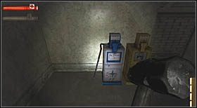 Do jego otwarcia niezbędny jest łom, który leży zaraz za kolejnymi drzwiami - Central Metro Station (2) | CHAPTER II | Condemned Criminal Origins - Condemned: Criminal Origins - poradnik do gry