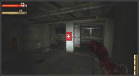 Przejście przez dalszą część pomieszczeń jest dość skomplikowane [#5] , ale najważniejsze - byś dotarł do miejsca, w którym automatycznie podniosą się bramy, tu znów zostaniesz zaatakowany - Central Metro Station (2) | CHAPTER II | Condemned Criminal Origins - Condemned: Criminal Origins - poradnik do gry
