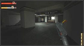 Dotrzesz do miejsca [#2] , w którym ścigana postać przebiegnie pod kratą, którą następnie opuści, uniemożliwiając Ci dalszą drogę - Metro Station Platforms (1) | CHAPTER III | Condemned Criminal Origins - Condemned: Criminal Origins - poradnik do gry