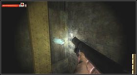 Pierwszy kawałek płytki przyczepiony jest do ściany w pomieszczeniu z wieloma żółtymi filarami i z kładką pod sufitem - Sekrety | CHAPTER IV | Condemned Criminal Origins - Condemned: Criminal Origins - poradnik do gry