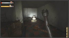 W walce przydatna okazać może się dwustrzałowa strzelba, leżąca w pobliżu na jednej z lad - Barts Department Store (1) | CHAPTER V | Condemned Criminal Origins - Condemned: Criminal Origins - poradnik do gry