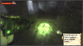 Przed kilkoma schodkami, prowadzącymi do niższej części pomieszczenia, używając narzędzi, dostrzegasz ślady butów - sfotografuj je - Barts Department Store (3) | CHAPTER V | Condemned Criminal Origins - Condemned: Criminal Origins - poradnik do gry