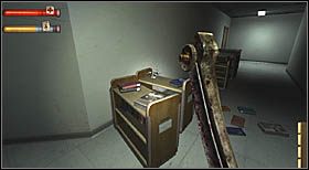 Drugie zwierzę znajduje się na szafce stojącej na korytarzu niedaleko miejsca, gdzie przy pomocy ultrafioletu odkrywasz ślady krwi - Sekrety | CHAPTER VII | Condemned Criminal Origins - Condemned: Criminal Origins - poradnik do gry