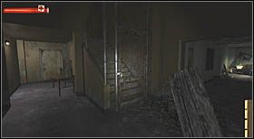 Po rozpoczęciu rozdziału przejdź korytarzem prosto (po drodze mijając kilka par drzwi, dających się otworzyć [#1] ) i dojdź do kraty zamkniętej na kłódkę - Josephs Secondary School (1) | CHAPTER VIII | Condemned Criminal Origins - Condemned: Criminal Origins - poradnik do gry