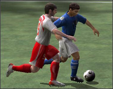 Jeżeli przeciwnikowi uda się podejść pod bramkę, wówczas można wyjść bramkarzem do piłki w celu skrócenia kąta - Obrona i faule | Poruszanie się | Mistrzostwa Świata FIFA 2006 - Mistrzostwa Świata FIFA 2006 - poradnik do gry