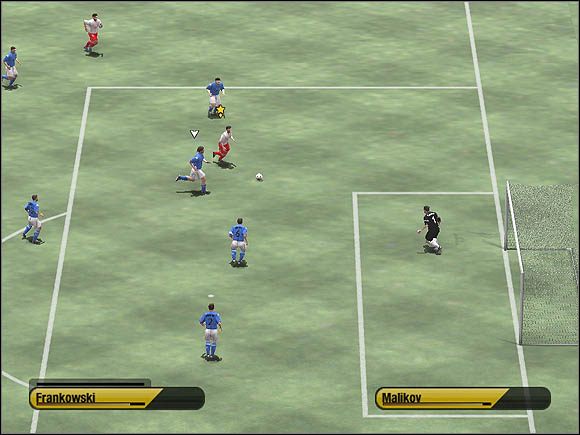 Bramkarz prawdopodobnie wyjdzie do naszego napastnika w celu skrócenia kąta strzału - Podania prostopadłe | Rozwiązania taktyczne | FIFA 2006 - Mistrzostwa Świata FIFA 2006 - poradnik do gry