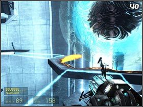 Wyrwij kolejną blachę ze ściany i skorzystaj z utworzonego w ten sposób przejścia - Direct Intervention cz.1 | Half-Life 2 Episode One - Half-Life 2: Episode One - poradnik do gry