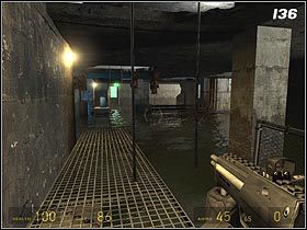 Jak już zapewne zauważyłeś, woda jest pod napięciem, dlatego też pod żadnym pozorem do niej nie wchodź - Urban Flight cz.5 | Half-Life 2 Episode One - Half-Life 2: Episode One - poradnik do gry
