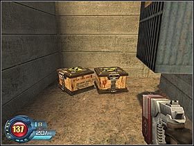 Po dostaniu się na platformę przeładunkową, omiń zejście na przystań i posuwaj się cały czas wzdłuż składów pociągu - Docks - Trainyard | Sekretne lokacje w SiN Episodes Emergence - SiN Episodes: Emergence - poradnik do gry