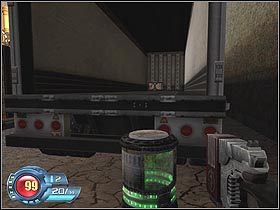 Po wyjściu z samochodu skieruj wzrok na plac - Pursuit - Emergence | Sekretne lokacje w SiN Episodes Emergence - SiN Episodes: Emergence - poradnik do gry