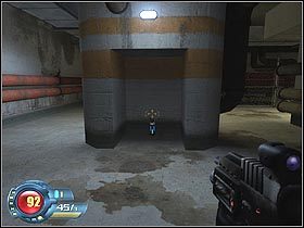 W pomieszczeniu, w którym musisz znaleźć bezpieczniki, przyjrzyj się rurom zlokalizowanym za siatką, na prawo od zamkniętych wrót - Supremacy Tower - Entry | Sekretne lokacje w SiN Episodes Emergence - SiN Episodes: Emergence - poradnik do gry