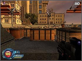 Kiedy wreszcie uporasz się z wszystkimi przeciwnikami, zauważysz na placu samochód (#111) Jessiki Cannon, który atakowany jest przez śmigłowiec - Pursuit - Emergence | Solucja SiN Episodes Emergence - SiN Episodes: Emergence - poradnik do gry