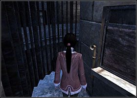 Nie mając wyjścia, dziewczyna wraca do celi i zdaje Krukowi raport z sytuacji - Rozdział 8 - Na styku - Jedność miejsca | Rozdziały 8 i 9 - Dreamfall: The Longest Journey - poradnik do gry