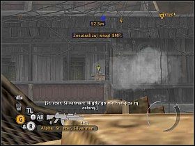 Po dotarciu do narożnika, przeskocz szybko za małe, kamienne schronienie stojące przy placu - Misja 2 - Na ratunek - Full Spectrum Warrior: Ten Hammers - poradnik do gry