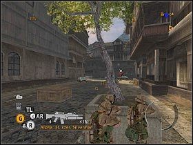 Zespołem do którego BMP jest zwrócone tyłem, podbiegnij do wozu, podłóż ładunek [1] (musisz przytrzymać rozkaz ruchu na wozie bojowym i wybrać opcję 