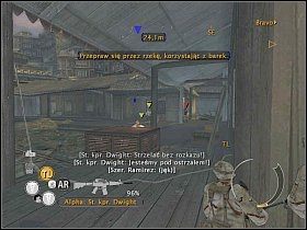 Wyjdź na zewnątrz przez małe drzwi z prawej i od razu zastrzel żołnierza przy domku z lewej - Misja 7 - Krocząc po wodzie - Full Spectrum Warrior: Ten Hammers - poradnik do gry