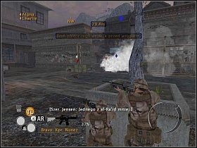 Po oczyszczeniu dworca, poczekaj aż jeden z żołnierzy wsiądzie do autobusu - Misja 10 - Złamani ludzie - Full Spectrum Warrior: Ten Hammers - poradnik do gry