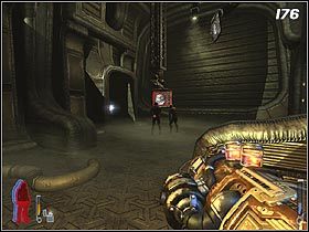 Po prawej stronie są drzwi, które wiodą do kolejnej części kompleksu, ale najpierw przemierz cały korytarz i wejdź do pomieszczenia (#176) na jego końcu - [Solucja] The Old Tribes cz.1 | Prey - Prey (2006) - poradnik do gry