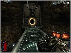 W długim korytarzu musisz uporać się z latającymi przeciwnikami - [Solucja] The Complex cz.2 | Prey - Prey (2006) - poradnik do gry