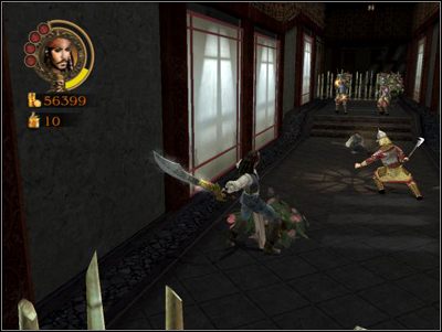 Podążając dalej korytarzem zwróć uwagę na skrzynię w jednej z nisz po prawej stronie - znajdziesz w niej pierwsze ulepszenie mieczy - Temple Terror | Misje | Pirates of the Caribbean The Legend of Jack Sparrow - Pirates of the Caribbean: The Legend of Jack Sparrow - poradnik do gry