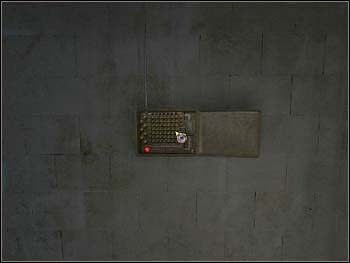 Zadanie nr 15: zapal światło w piwnicy - Korytarz piwniczny | Piwnica | Safecracker - Safecracker - poradnik do gry