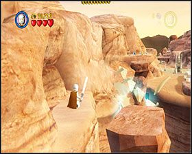 Gdy dotrzesz do dużego obszaru ze stawami, użyj 3PO by uaktywnić panel po prawej, osuszając w ten sposób jeden z nich - Episode IV - Through the Jundland Wastes | Story Mode LEGO Star Wars II - LEGO Star Wars II: The Original Trilogy - poradnik do gry