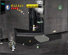 Strzel w ścianę widoczną na screenie, a za pomocą powstałego w ten sposób stopnia doskoczysz do Minikita - Episode V - Cloud City Trap | Freeplay Mode - LEGO Star Wars II: The Original Trilogy - poradnik do gry