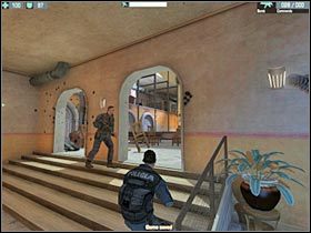 Spróbuj teraz wejść do środka i korzystając z bullet-timeu wyeliminować tych bandytów, którzy się tu dopiero zjawili (#1) - [Prolog] Etap 1/2 cz.1 | El Matador - El Matador - poradnik do gry