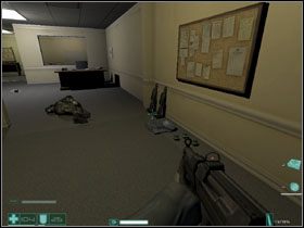 Brniemy dalej prosto i wchodzimy na schody - Przerzut (2) | Interwał 01 | FEAR Extraction Point - F.E.A.R.: Extraction Point - poradnik do gry