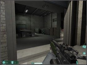 Kucając idziemy wąskim tunelem - Zasadzka | Interwał 02 | FEAR Extraction Point - F.E.A.R.: Extraction Point - poradnik do gry