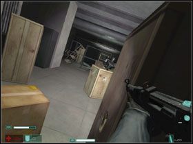 Kiedy uśmiercimy kolosa, zza drzwi w rogu hali #1 wypadnie na nas dwóch żołnierzy - Stacja końcowa (1) | Interwał 03 | FEAR Extraction Point - F.E.A.R.: Extraction Point - poradnik do gry