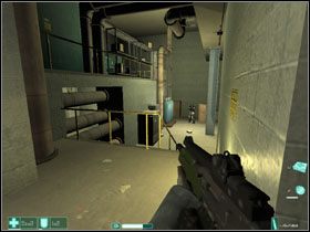 Wychodzimy na korytarz przez wyjście z napisem Exit - Pomarańczowa linia (1) | Interwał 03 | FEAR Extraction Point - F.E.A.R.: Extraction Point - poradnik do gry