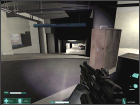 Kilka kroków po schodach i staniemy w podziemnym parkingu - Lewiatan (1) | Interwał 04 | FEAR Extraction Point - F.E.A.R.: Extraction Point - poradnik do gry